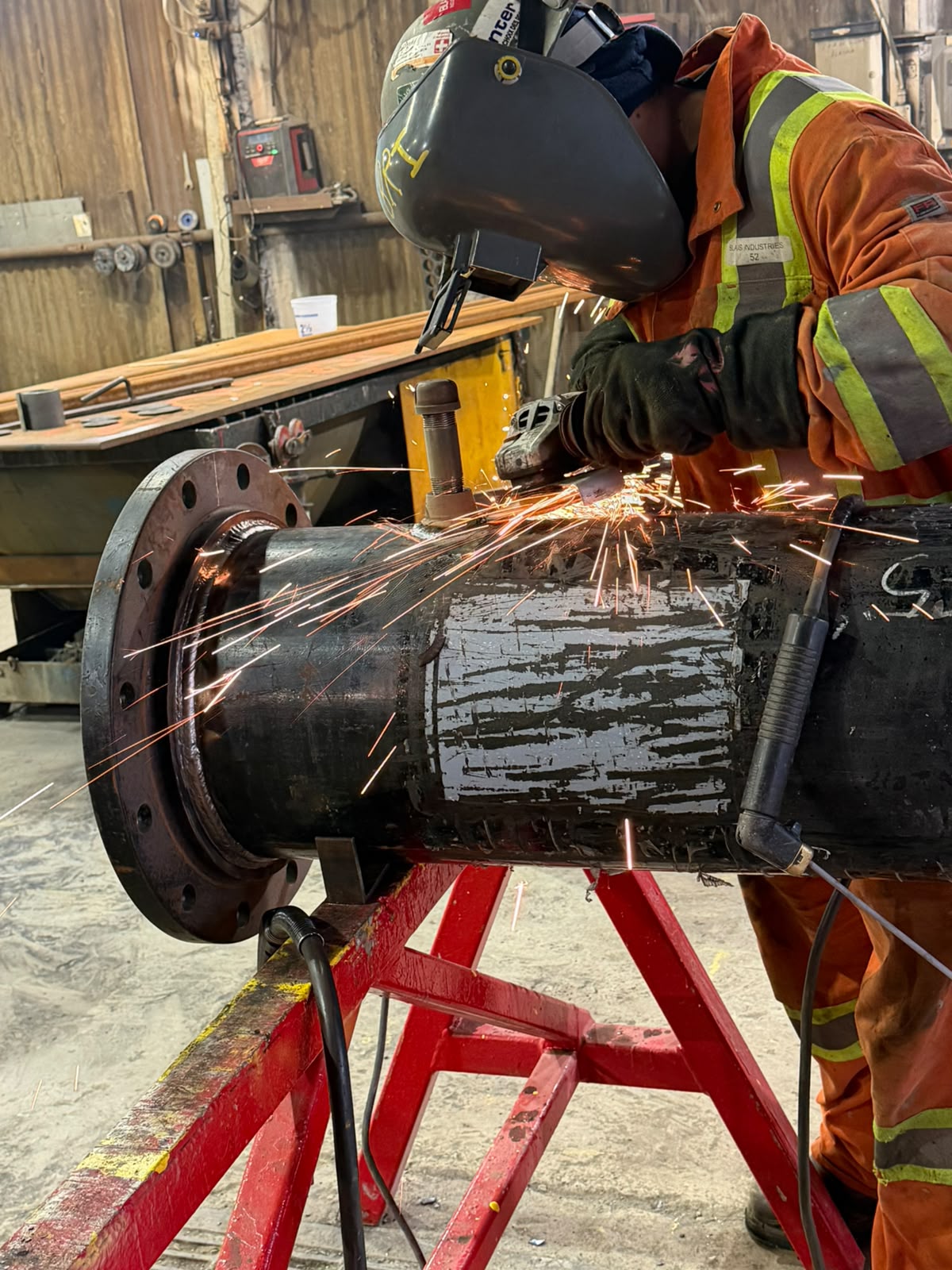 Préparation d'une conduite industrielle pendant le shutdown de la mine Raglan
